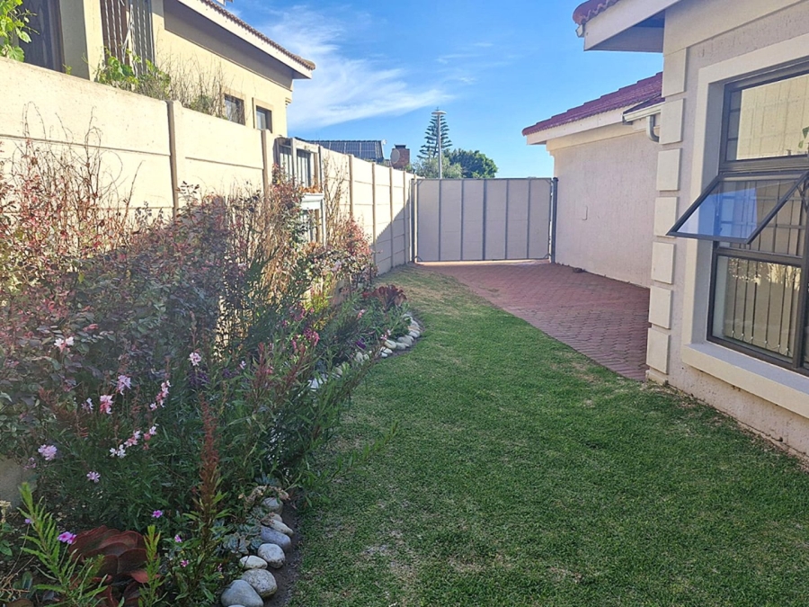 3 Bedroom Property for Sale in Reebok Western Cape
